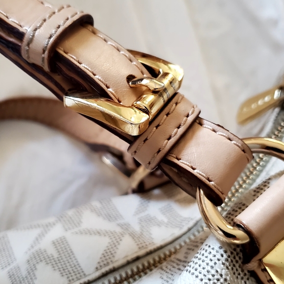 Michael Kors Satchel - Picture 9 of 16